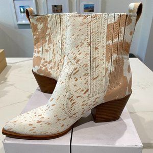 Dolce Vita Serna Calf Hair Booties Size 9